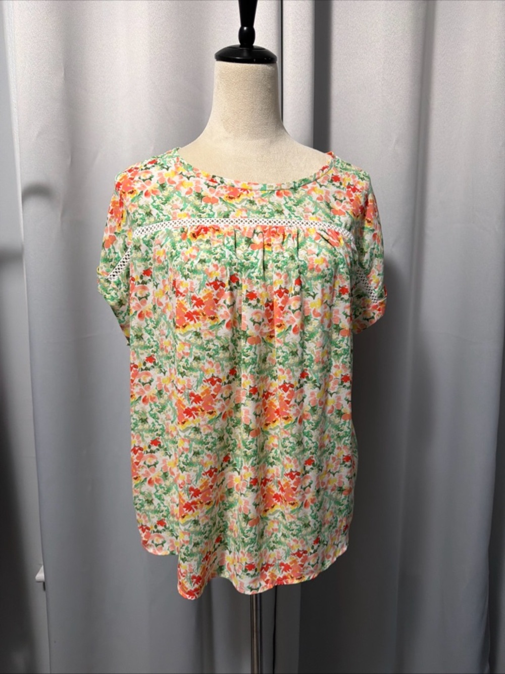 LOFT Feminine Floral Blouse Crochet Detail Dolman Sleeve Round Neck Size LG